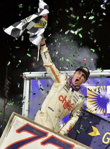 Scelzi wins Weikert Memorial